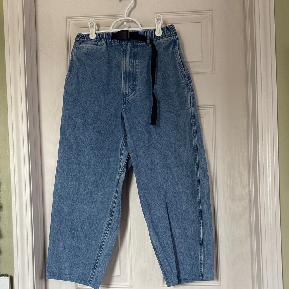 Belted Baggy Jeans